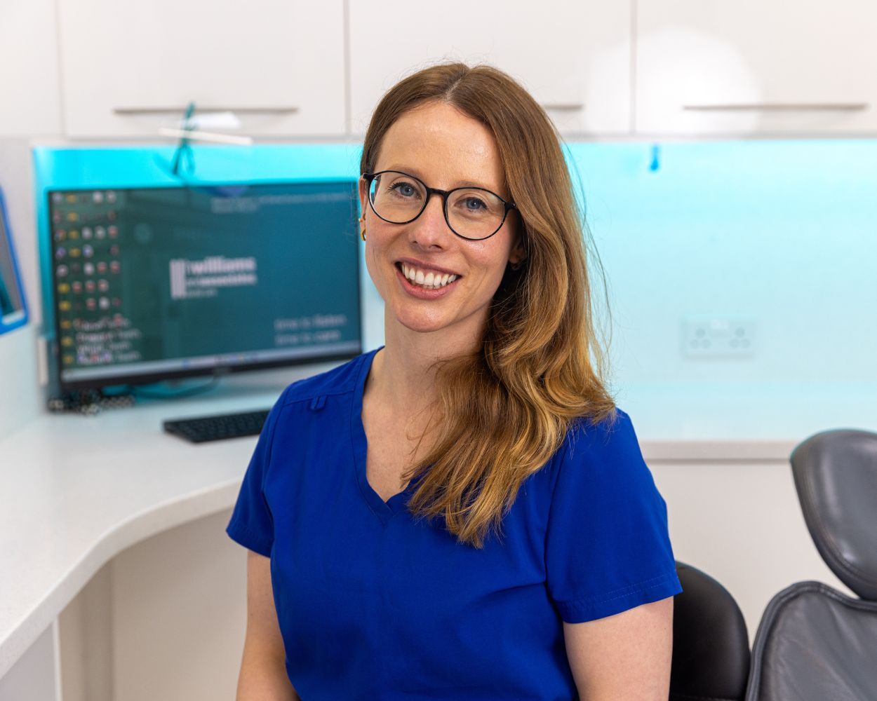 Dr Amy  Jenkins